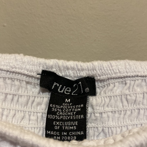 rue 21 off the shoulder white crop top. - Picture 2 of 4